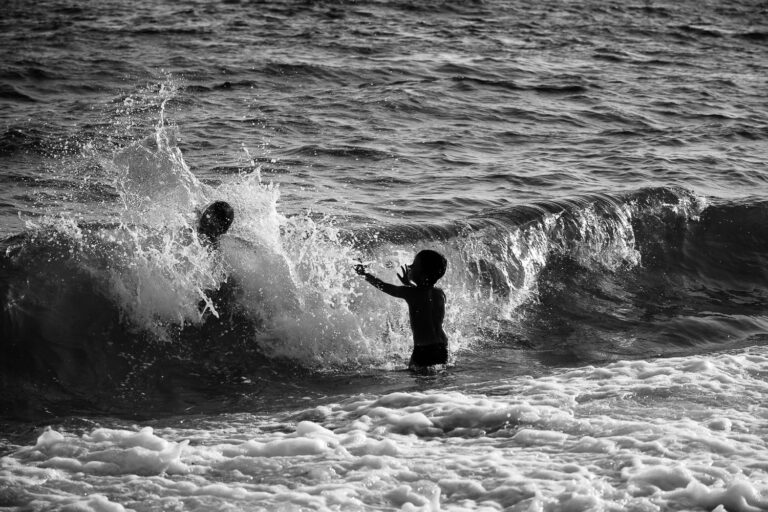 vagabunda© kids in wave